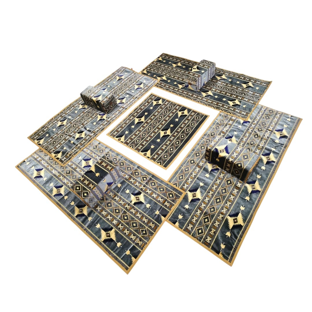 جلسة أرضية خارجية - ازرق