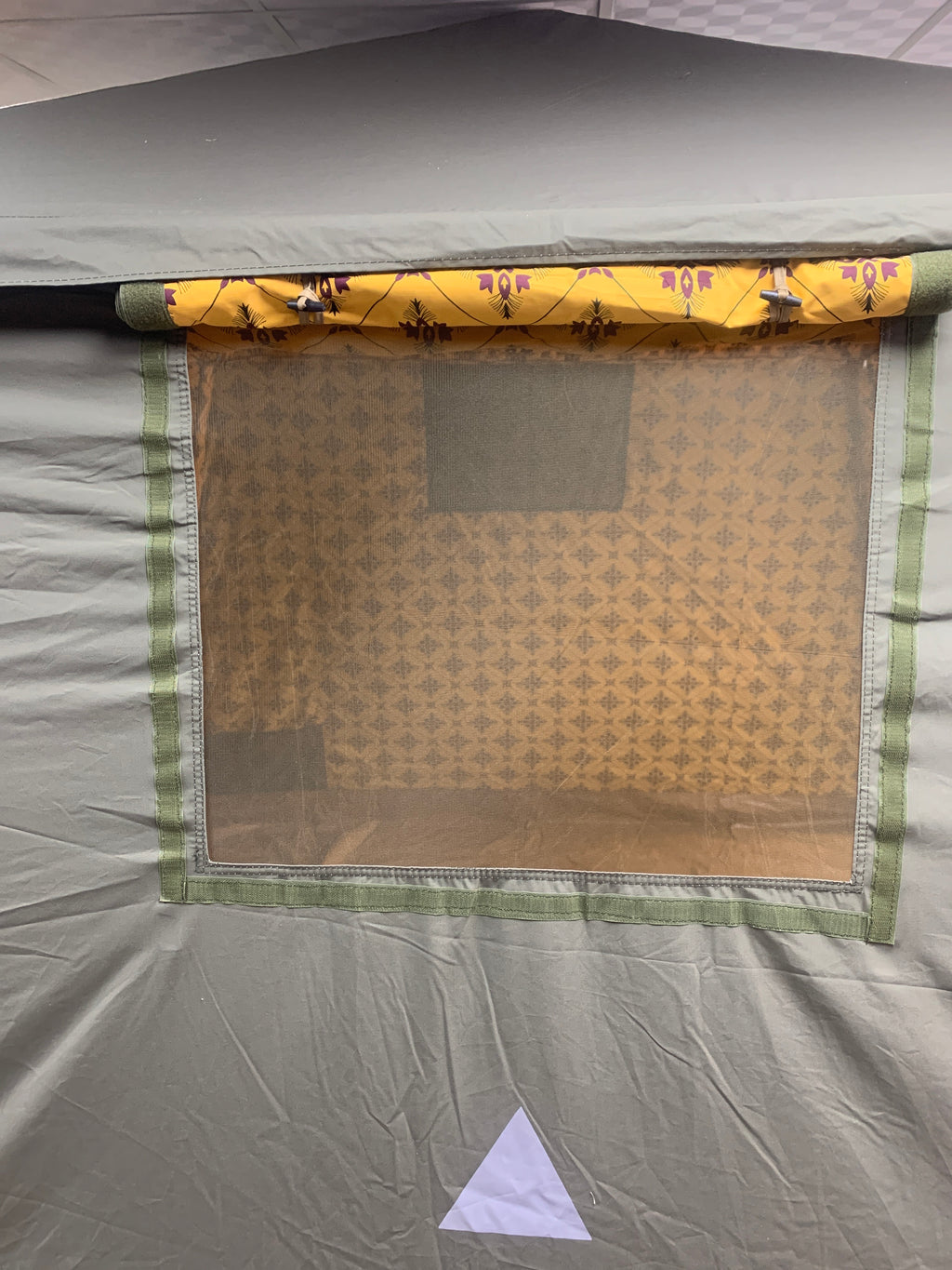 خيمة نفخ المسافر