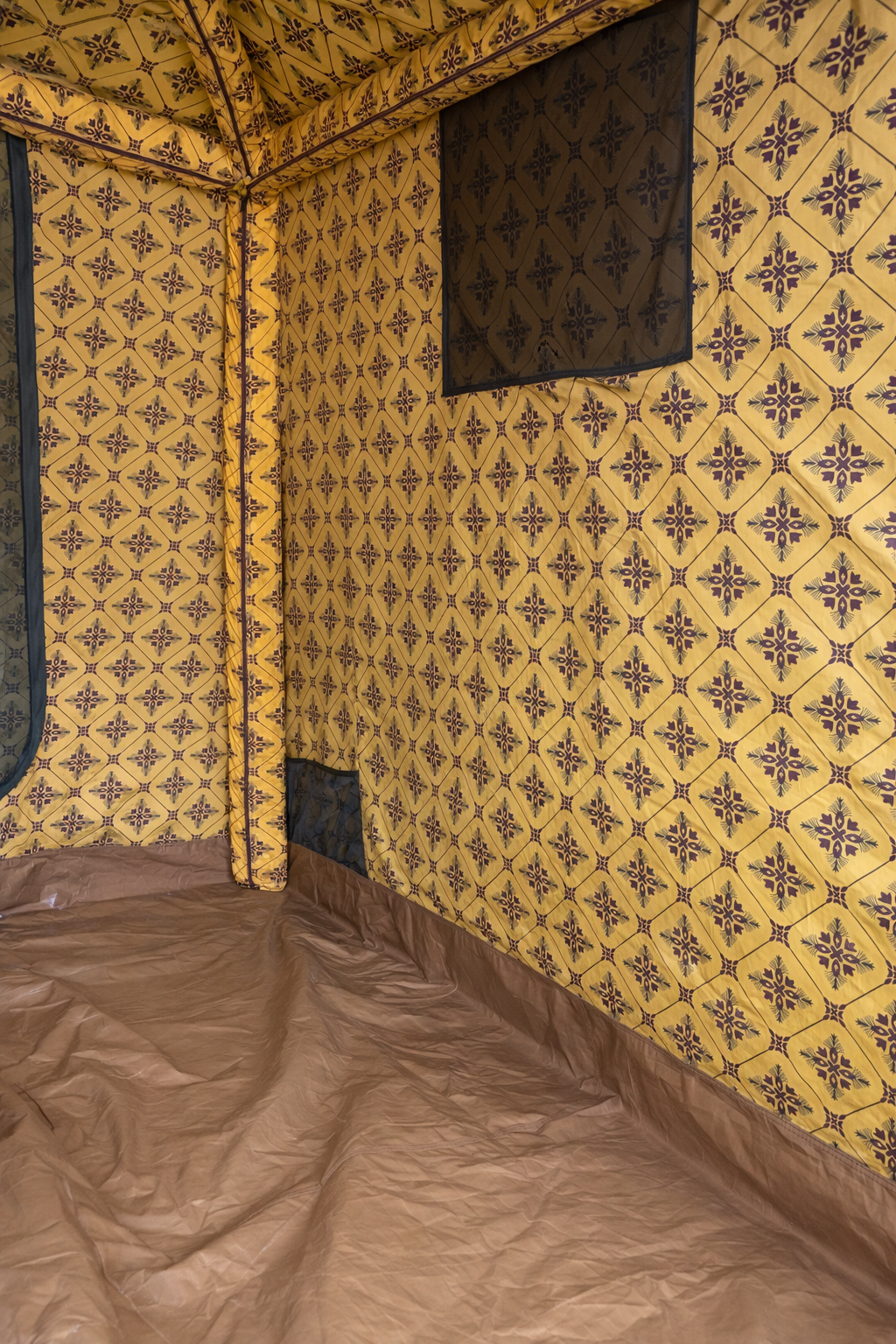 خيمة نفخ المسافر