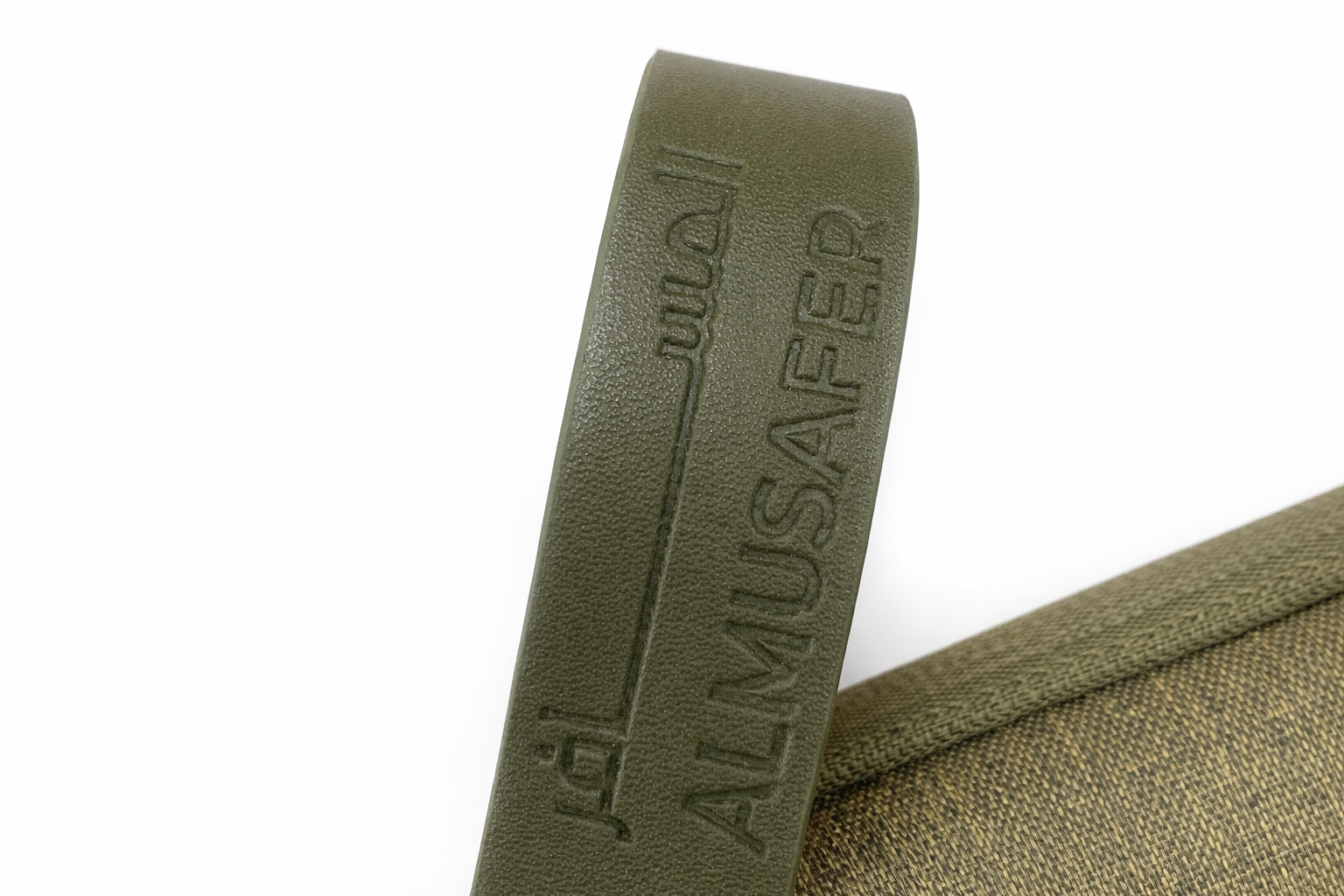 شنطة المسافر  4فناجيل+3اكواب فارغه