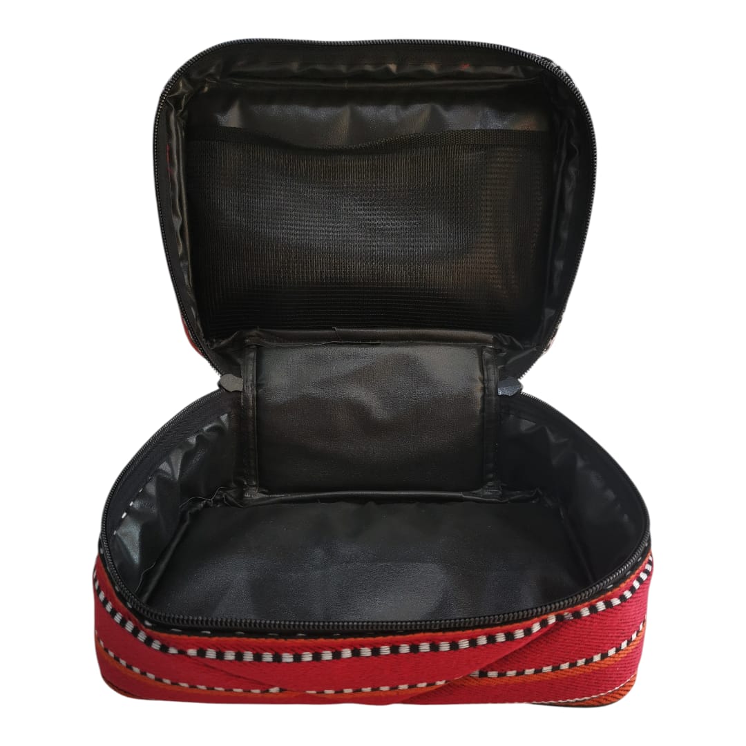 عزبة شاي صغيرة – سدو تراثي احمر